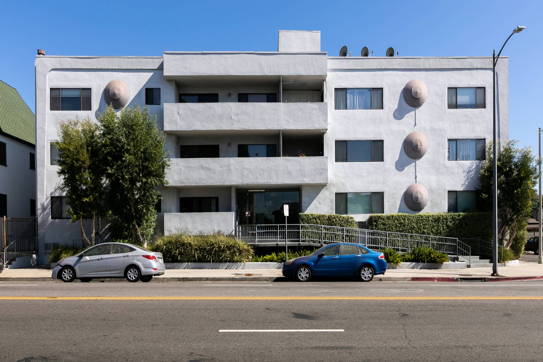 UPDATED CONDO IN THE HEART OF LOS FELIZ VILLAGE