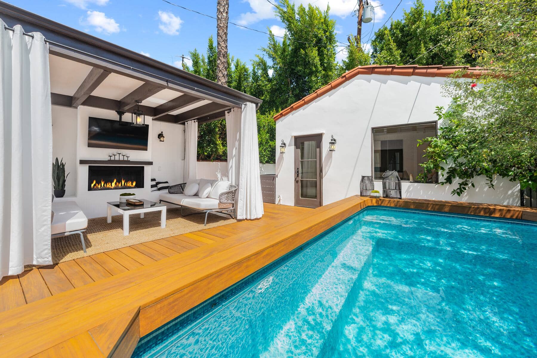 560 Westbourne Dr, West Hollywood CA 90048