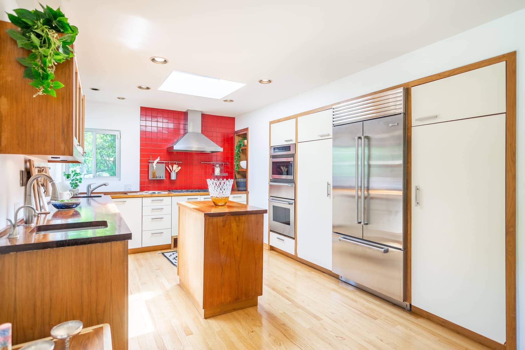 3920 Prospect Ave, Los Angeles, CA 90027