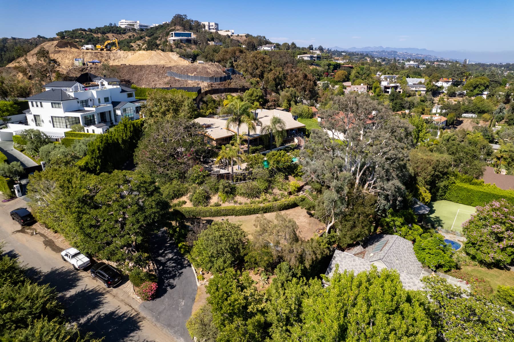 560 N Tigertail Rd, Los Angeles, CA 90049, USA