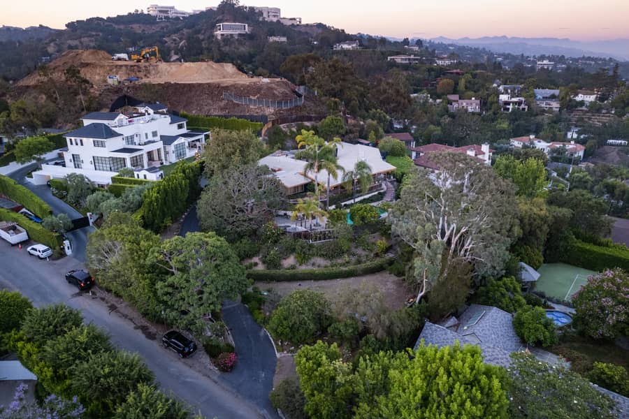 560 N Tigertail Rd, Los Angeles, CA 90049, USA