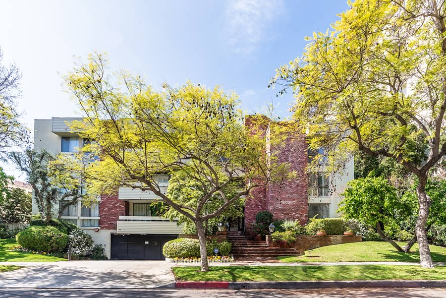 429 N Oakhurst Dr, Beverly Hills, CA 90210