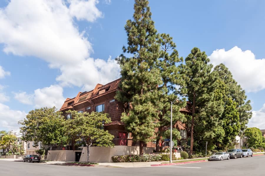 986 Granville Ave, Los Angeles, CA 90049