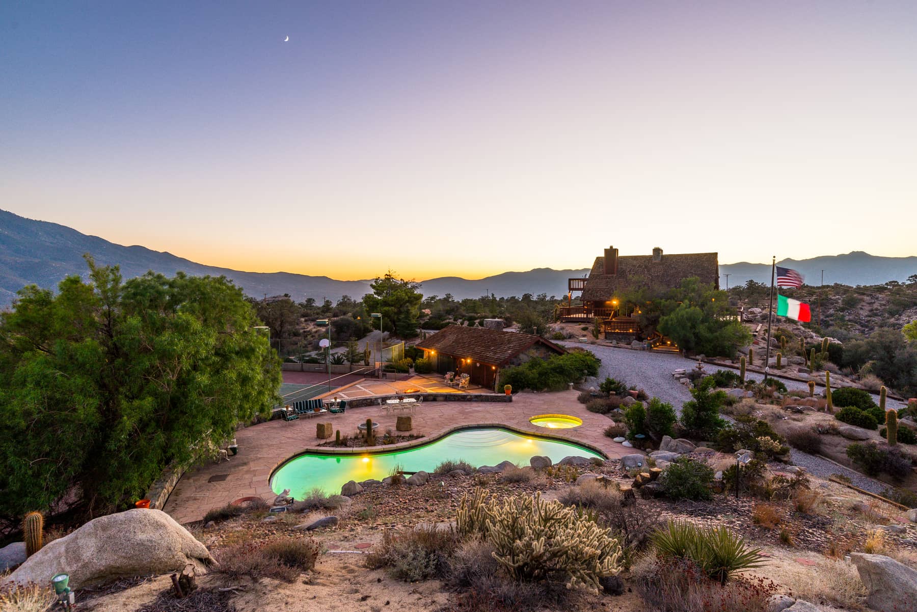 FRANK SINATRA'S DESERT HIDEAWAY "VILLA MAGGIO"