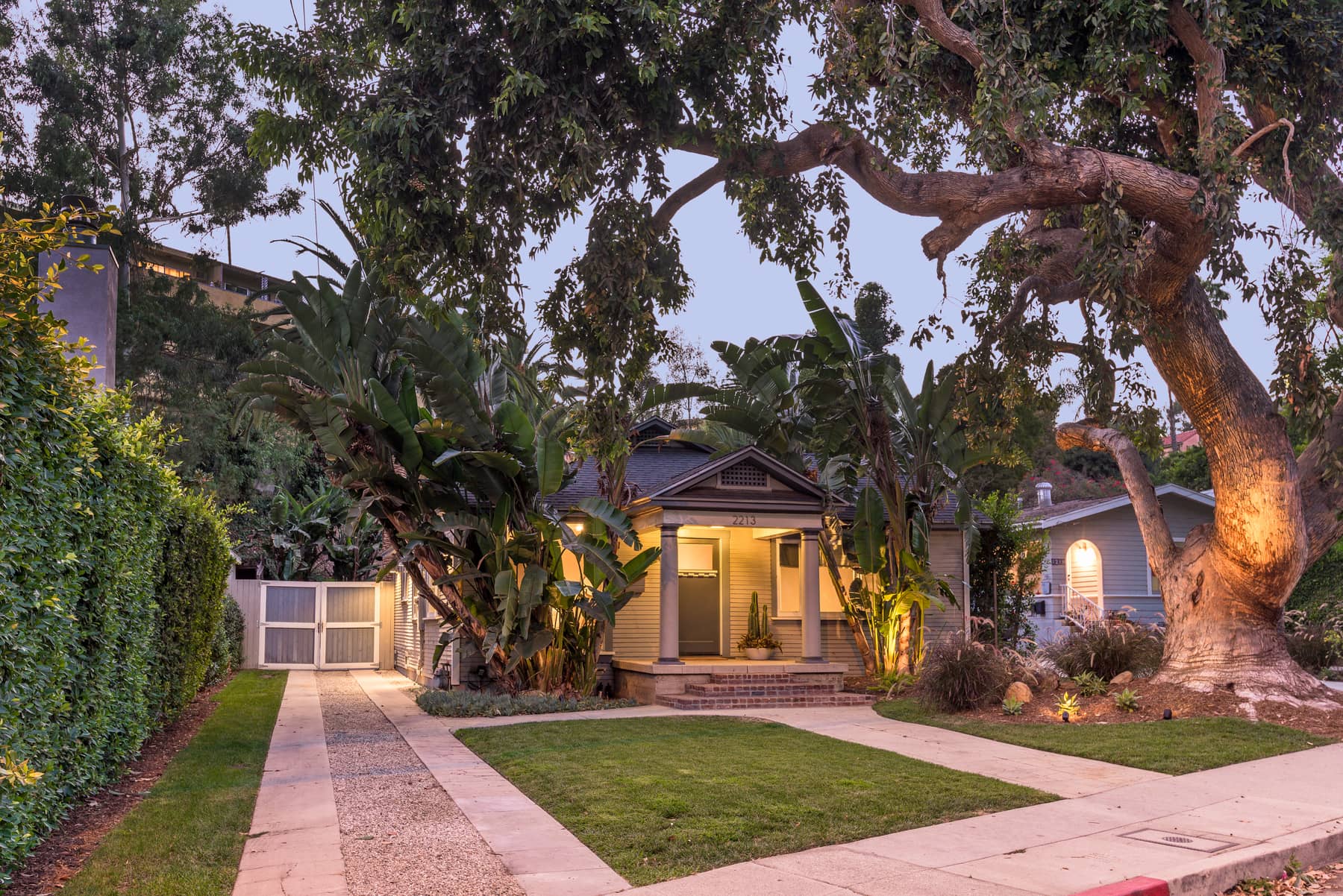 2213 Holly Drive Los Angeles, CA 90068