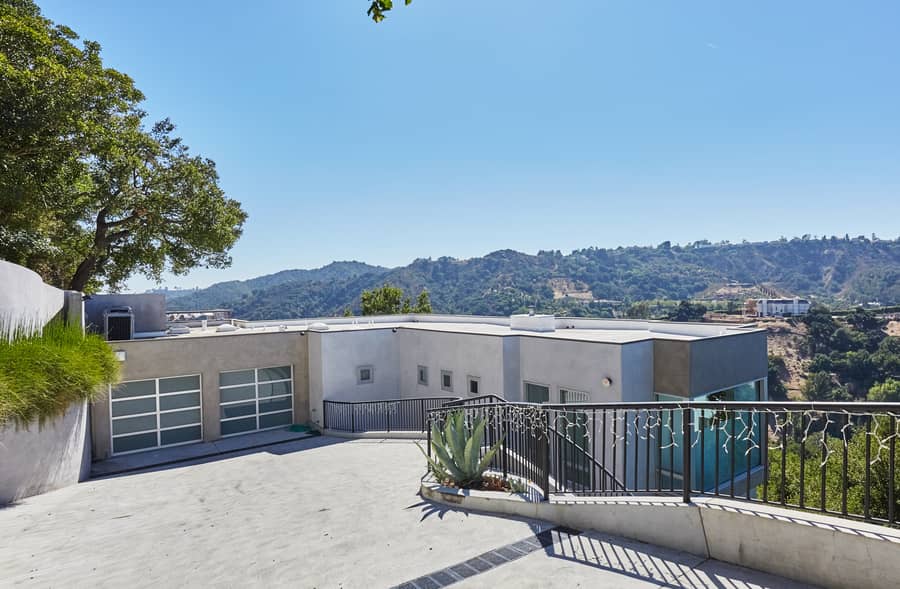 9716 Oak Pass Rd Beverly Hills, CA 90210