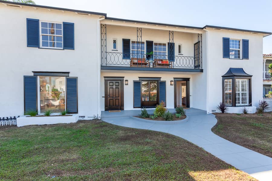 SOLD! 557,000 WEST ADAMS TOWNHOME RESIDENCE WITH CLASSIC DETAILS