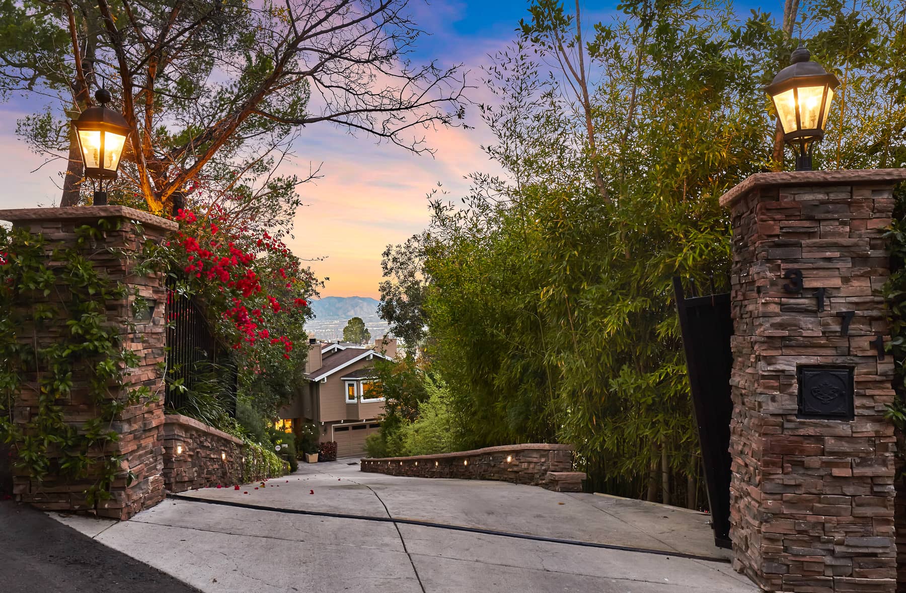 3171 Coldwater Canyon Ave, Studio City, CA 91604