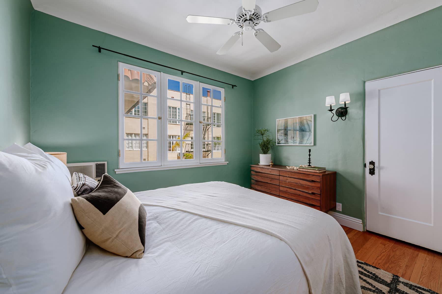 1345 N Hayworth Ave, 208, West Hollywood, CA 90046, USA