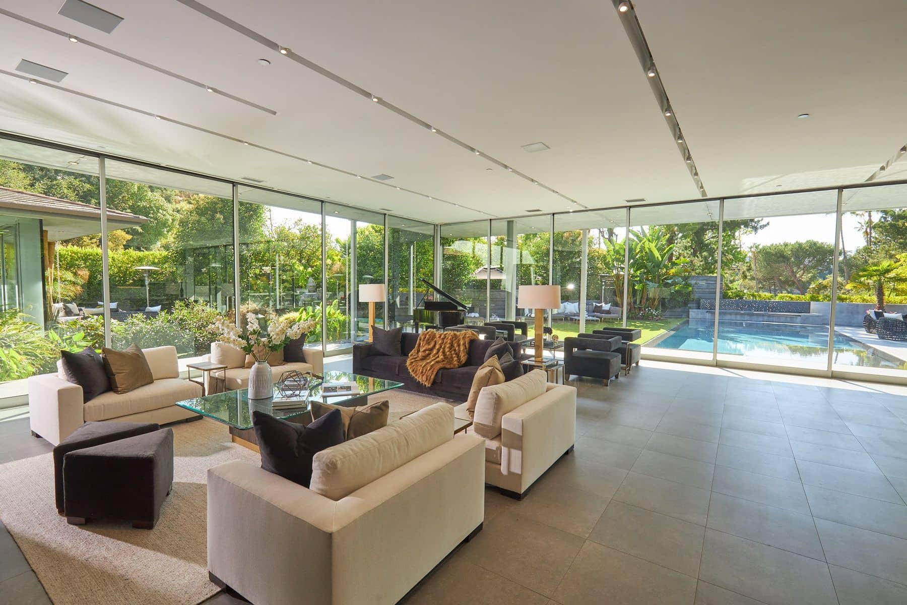 1975 Loma Vista Dr Beverly Hills
